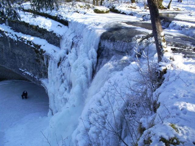 Le Jura En Toutes Saisons Piscine, Spa, Location Vtt, Balades 2Cv, Climatisation Bonlieu 외부 사진